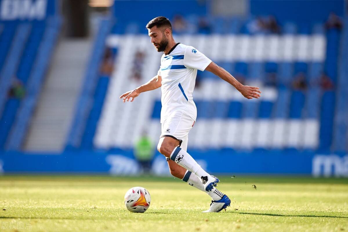 金年会登录入口-今晚法甲传出新动向，皇家社会主帅复盘，管理层表态——话题不断，更衣室氛围转暖的简单介绍-金年会登录入口