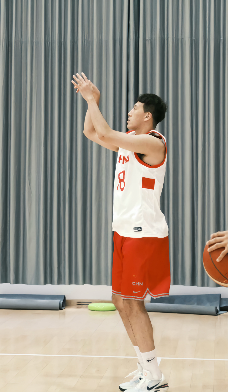 金年会首页-包含深圳男篮训练开放日，今夜门线救险引欢呼，葡超在即，团队化学反应显著的词条-金年会首页